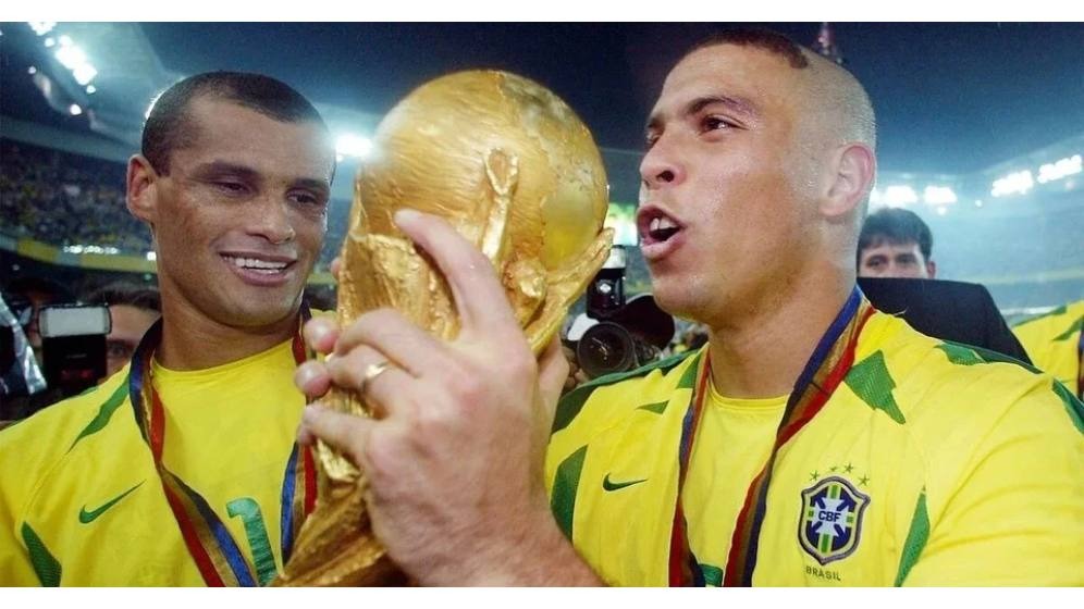 Đỉnh cao vinh quang của thế hệ v&agrave;ng Brazil