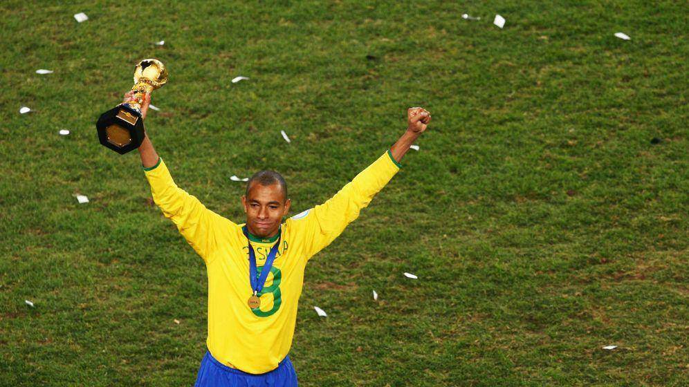 Gilberto Silva World Cup 2002: Bức tường thép trong hành trình vô địch